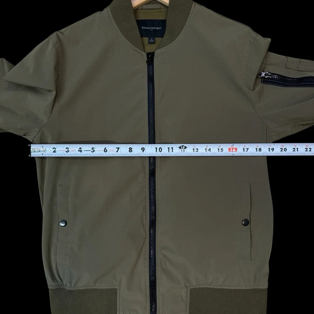 Banana Republic Olive Green‎ Tech Motion Bomber Lined Jacket w/ 3 Pockets Size S